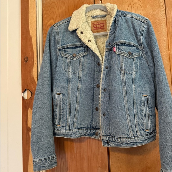 Levi's Women's Original Sherpa Trucker Jacket - Picture 5 of 7
